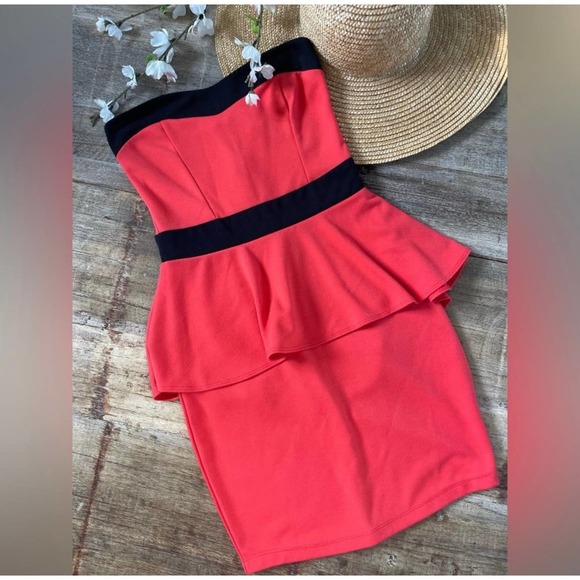 Poof Couture | World Premier Strapless Black and Coral Y2K Mini Dress (Sm) 147O1 - Picture 2 of 11